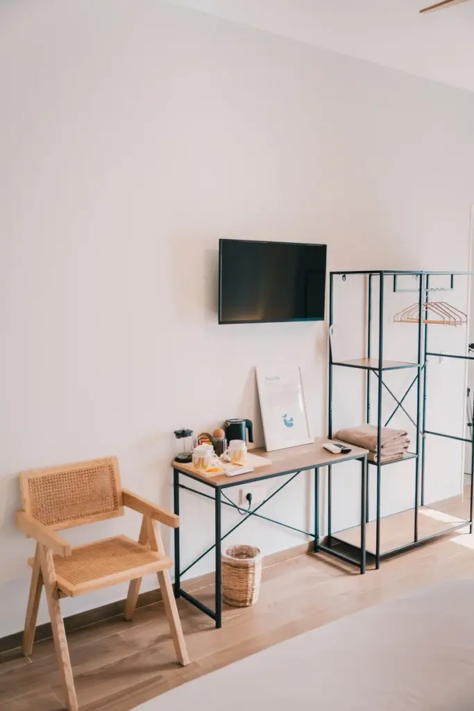 Desk, television and refreshment area in the family room at Casa Jardim di Sol
